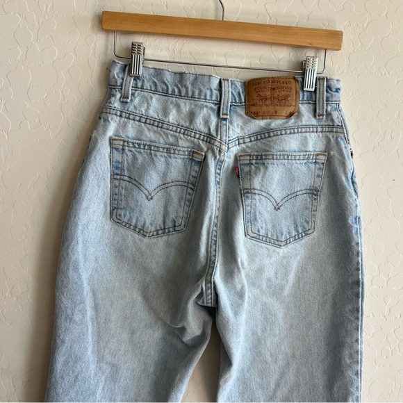 Vintage Levi's 551 Relaxed Fit Tapered Leg Light Wash Jean - Picture 4 of 11